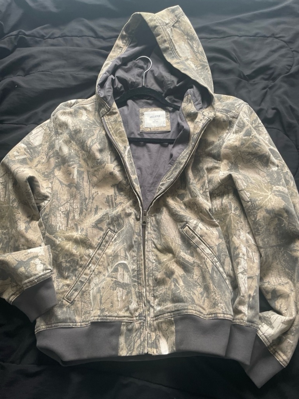 Hollister Men's Hooded Camo Windbreaker - Olive/Gray